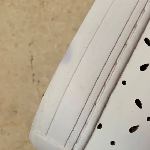 Torrid 9 W Faux Leather Laser Cut Lace Up Sneaker Casual Shoes Scalloped White - Picture 11 of 15